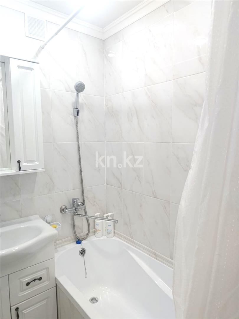 Продажа 4-комнатной квартиры, 62 м², мкр-н 21, дом  23 - Продажа  четырехкомнатных квартир в Караганде фото 16 из 17