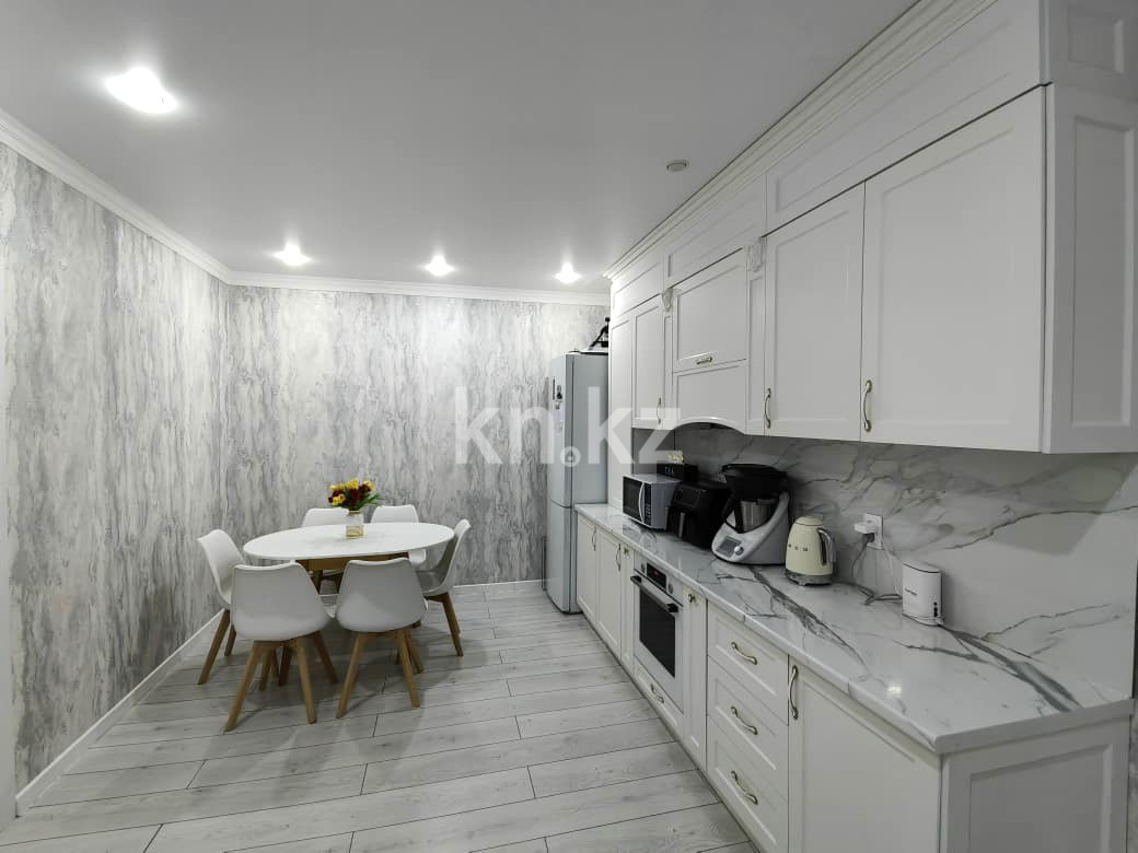 Продажа 4-комнатной квартиры, 143 м², мкр. Голубые Пруды, дом  5/4 - Продажа квартир в Караганде с фото фото 21 из 36