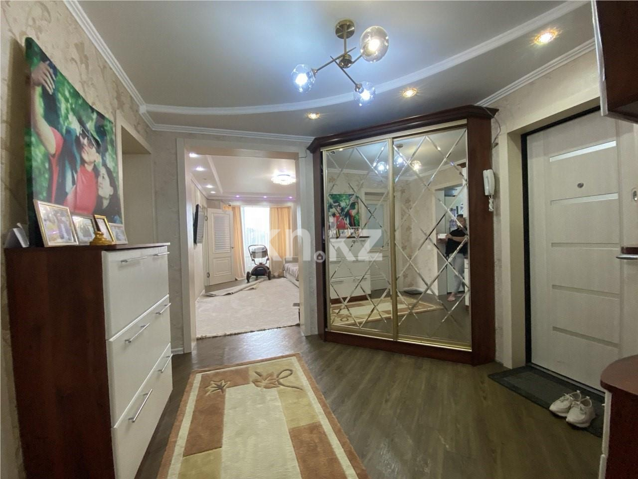 Продажа 3-комнатной квартиры, 67 м², ул. 9-й мкр. в Темиртау - фото 8