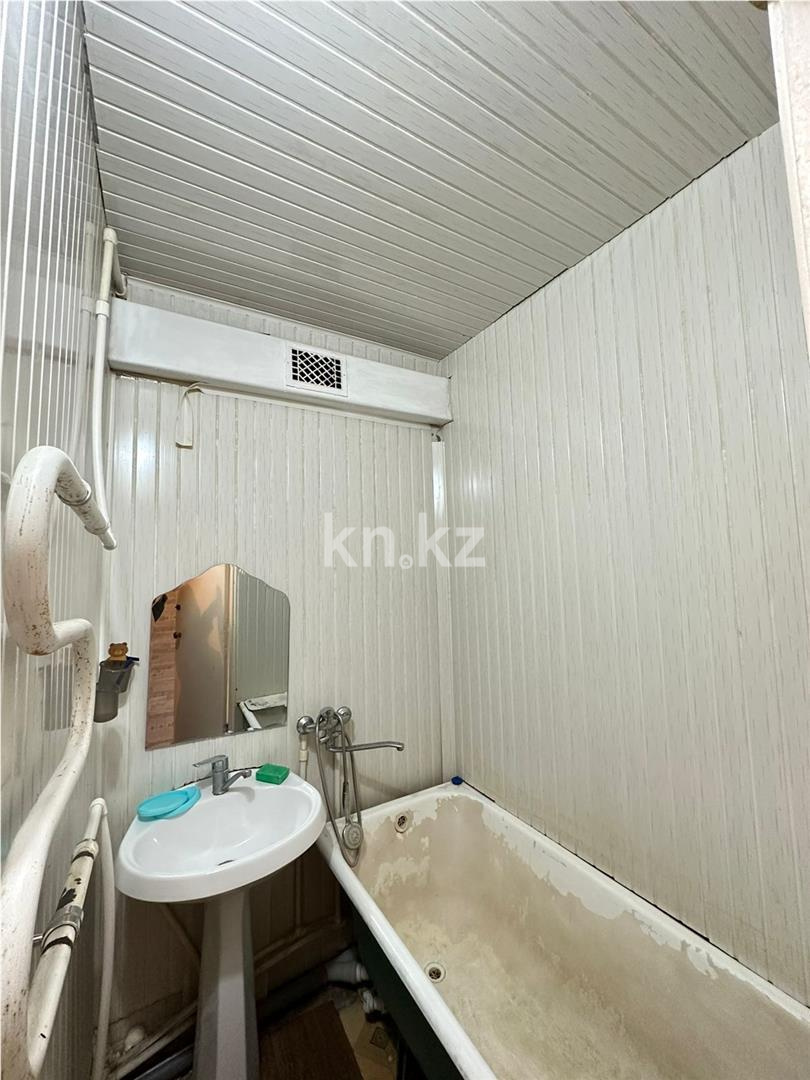 Продажа 2-комнатной квартиры, 43 м², мкр-н 19, дом  42 в Караганде - фото 9