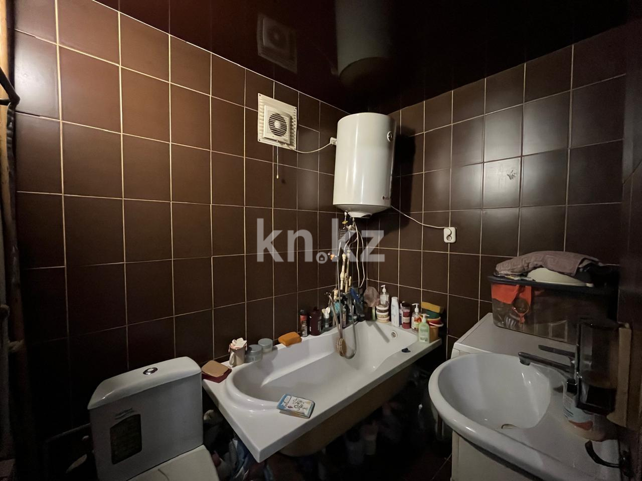 Продажа 3-комнатной квартиры, 54 м², мкр-н 14 - Продажа  трехкомнатных квартир в Караганде фото 14 из 18