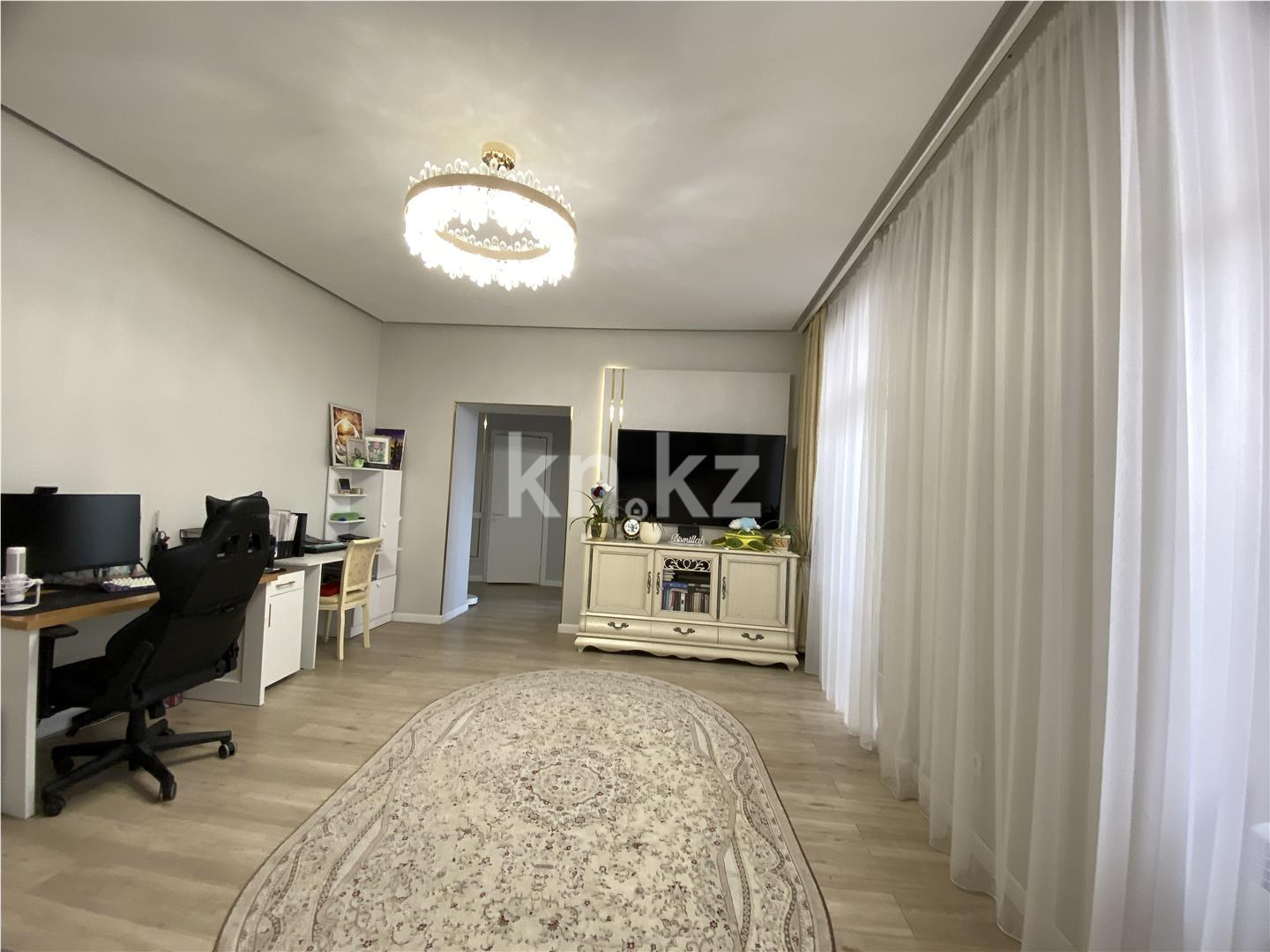Продажа 2-комнатной квартиры, 72.1 м², ул. Токпанова в Астане - фото 3