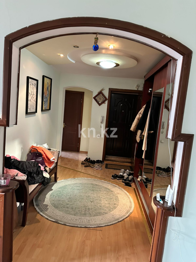 Продажа 6-комнатной квартиры, 220 м², ул. Ержанова, дом  12 - Продажа  пятикомнатных квартир в Караганде без посредников фото 7 из 13