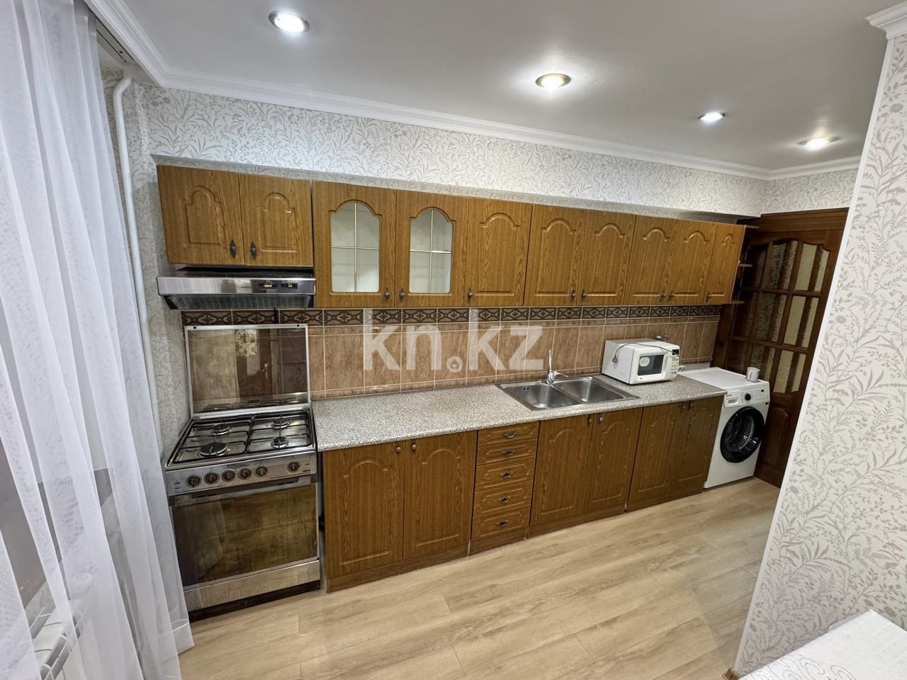 Аренда комнаты помесячно, 80 м² в Алматы