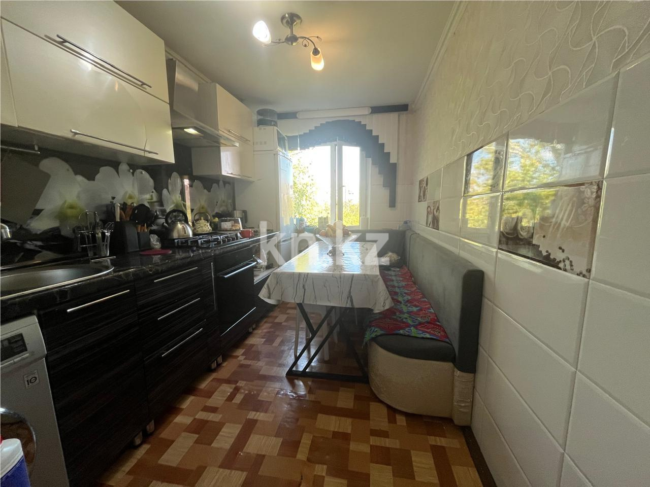 Продажа 4-комнатной квартиры, 63 м², пр. Строителей, дом  17 - Продажа  четырехкомнатных квартир в Караганде фото 7 из 14