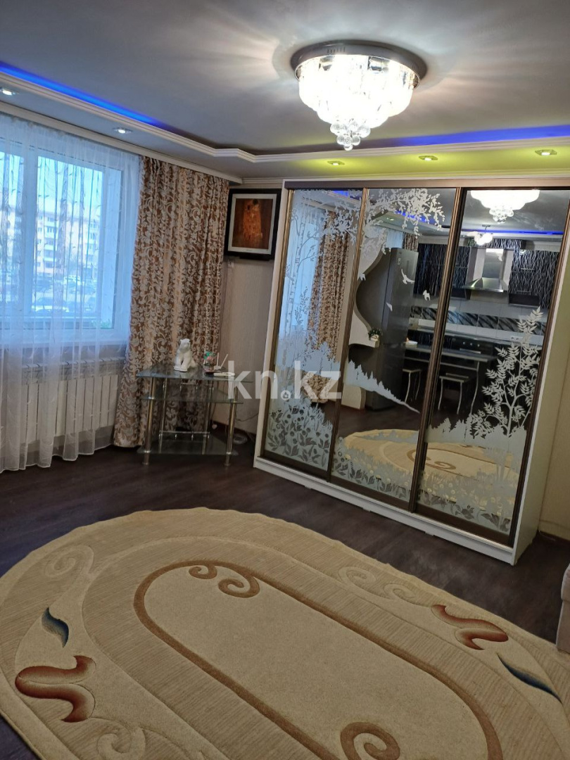 Аренда 2-комнатной квартиры посуточно, 55 м², ул. Казахстан, дом  64 в Усть-Каменогорске - фото 2