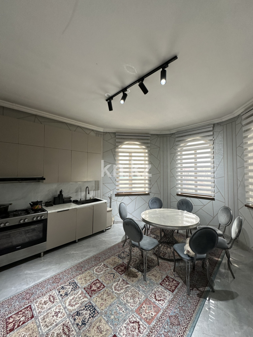 Продажа 8-комнатного дома, 300 м² - Продажа домов, коттеджей в Енбекшинском р-не Шымкента фото 10 из 27