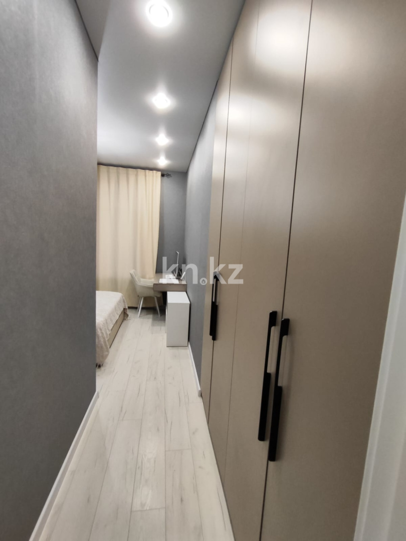 Продажа 3-комнатной квартиры, 70 м², ул. Ашимова - Продажа  трехкомнатных квартир в Караганде фото 24 из 34