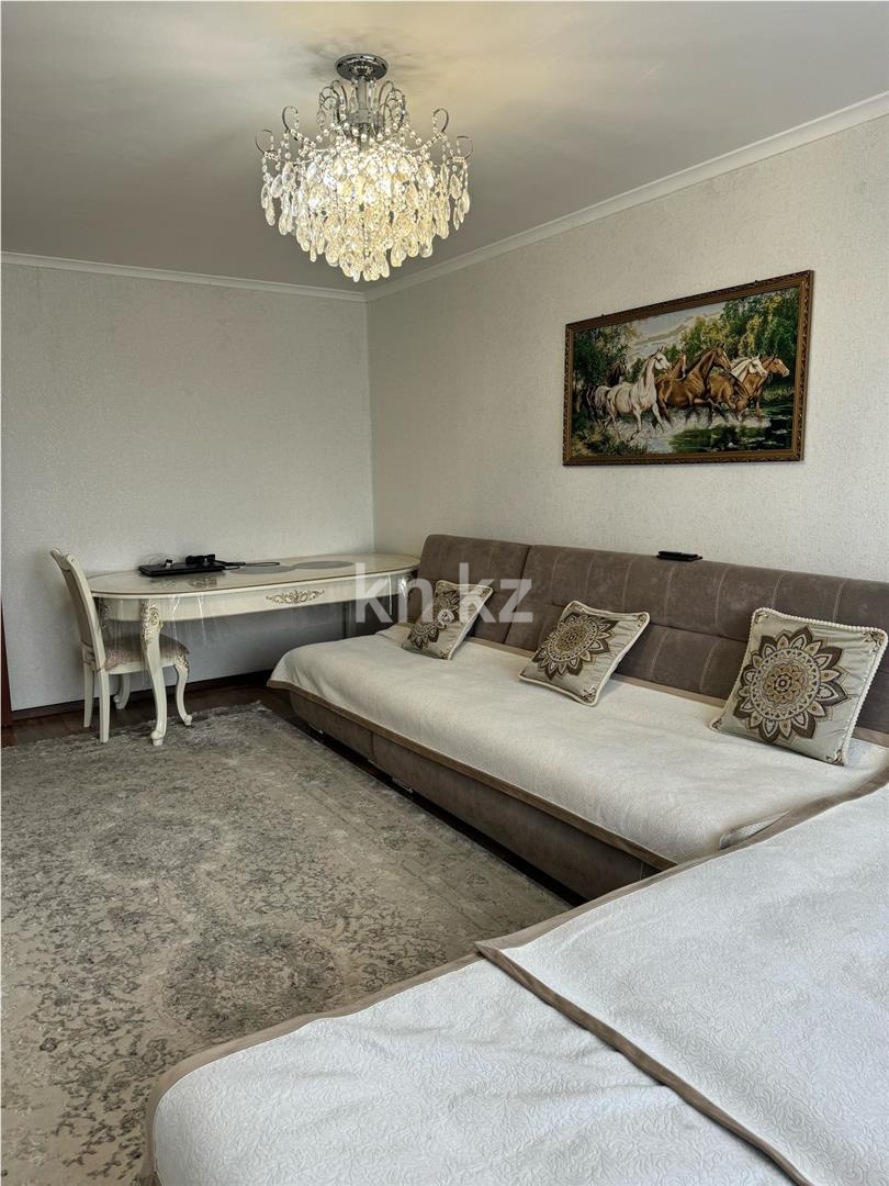 Продажа 3-комнатной квартиры, 62 м², мкр-н 15, дом  2 в Караганде - фото 2