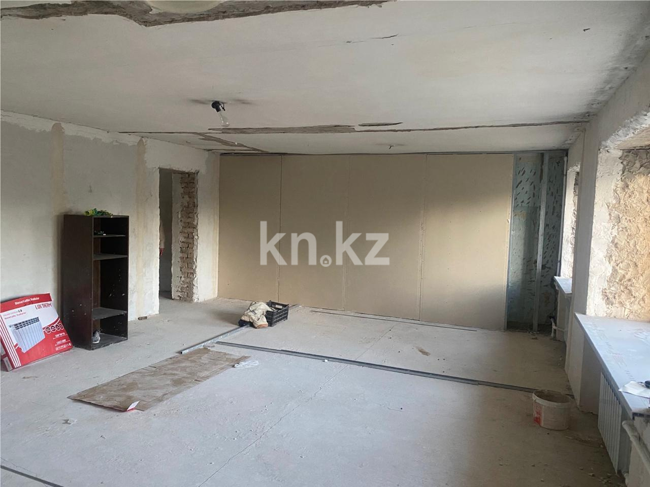 Продажа 3-комнатной квартиры, 55 м², ул. Абая - Продажа квартир в Караганде с фото фото 1 из 3
