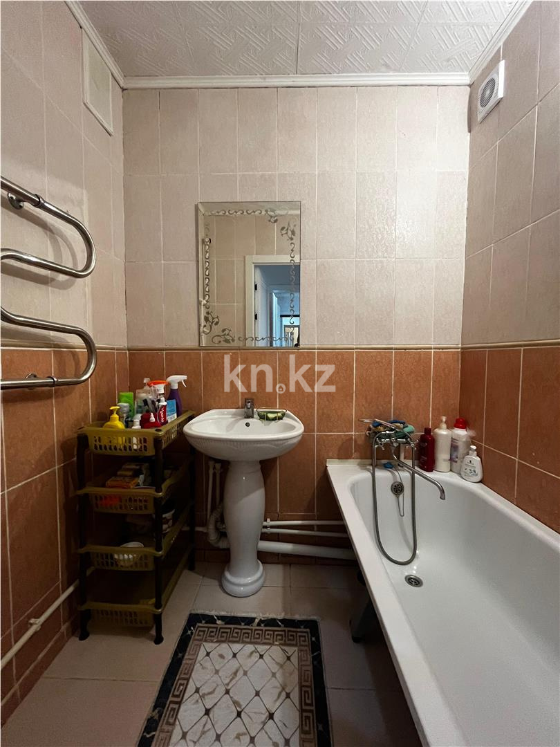 Продажа 3-комнатной квартиры, 65 м², мкр-н Голубые Пруды - Продажа  трехкомнатных квартир в Караганде фото 8 из 12