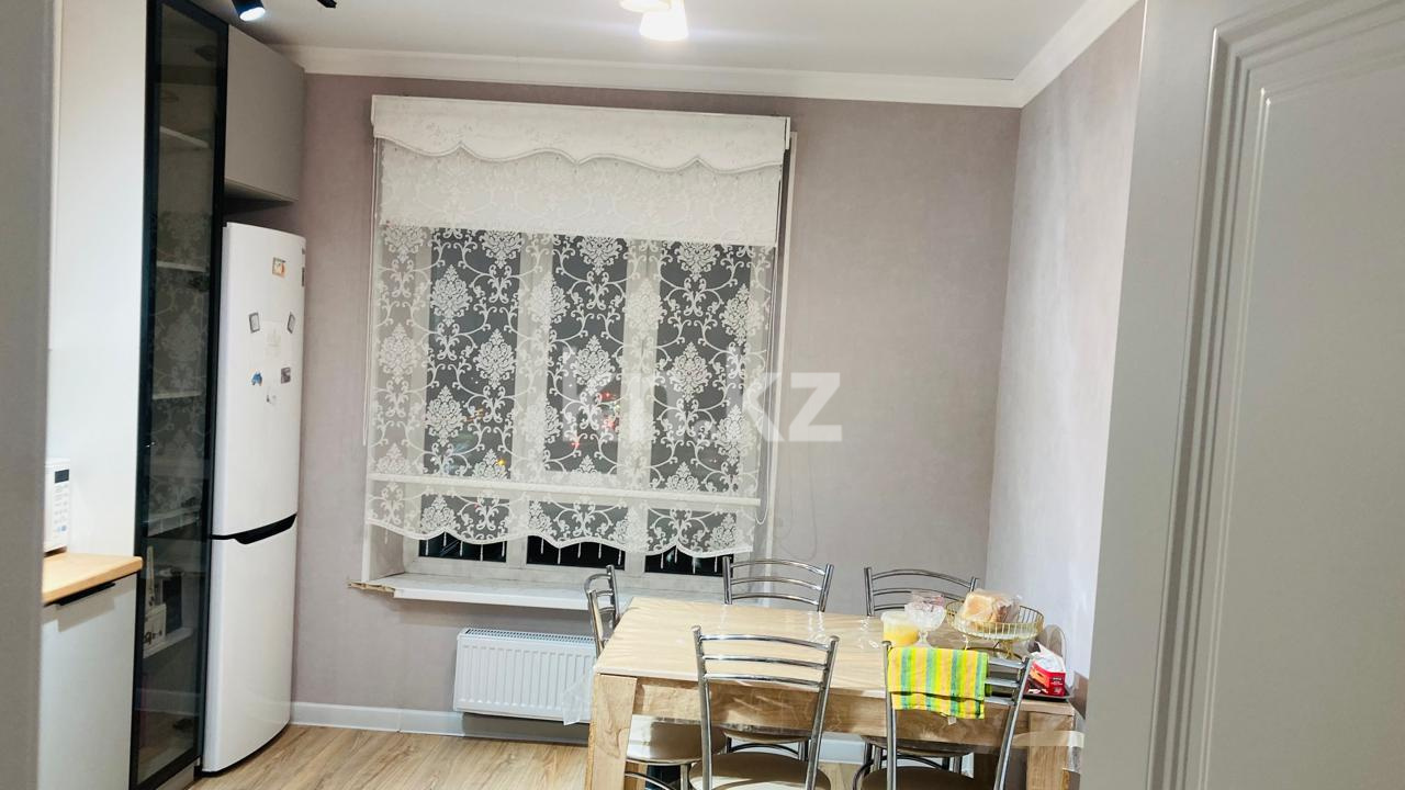 Продажа 3-комнатной квартиры, 84 м², ул. Сатыбалдина - Продажа  трехкомнатных квартир в Караганде фото 10 из 26