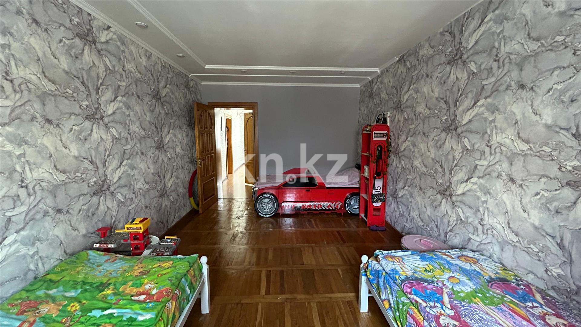 Продажа 4-комнатной квартиры, 137 м², ул. Алиханова - Продажа  четырехкомнатных квартир в Караганде фото 8 из 23