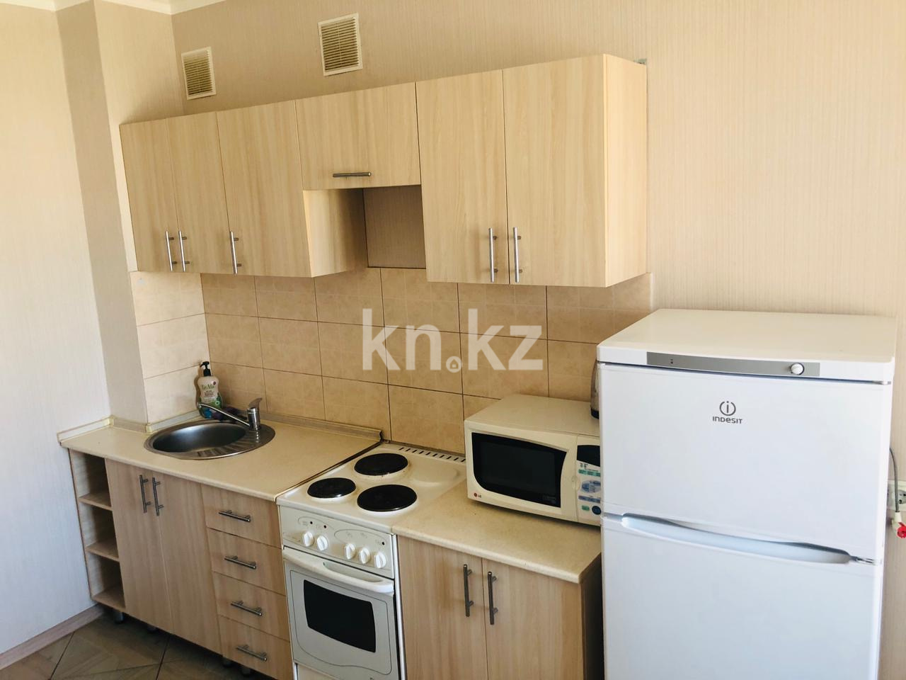 Аренда 1-комнатной квартиры, 38 м², ул. Туркестан, дом  30 - ул. Бухар жырау - Аренда квартиры помесячно в Астане фото 1 из 9