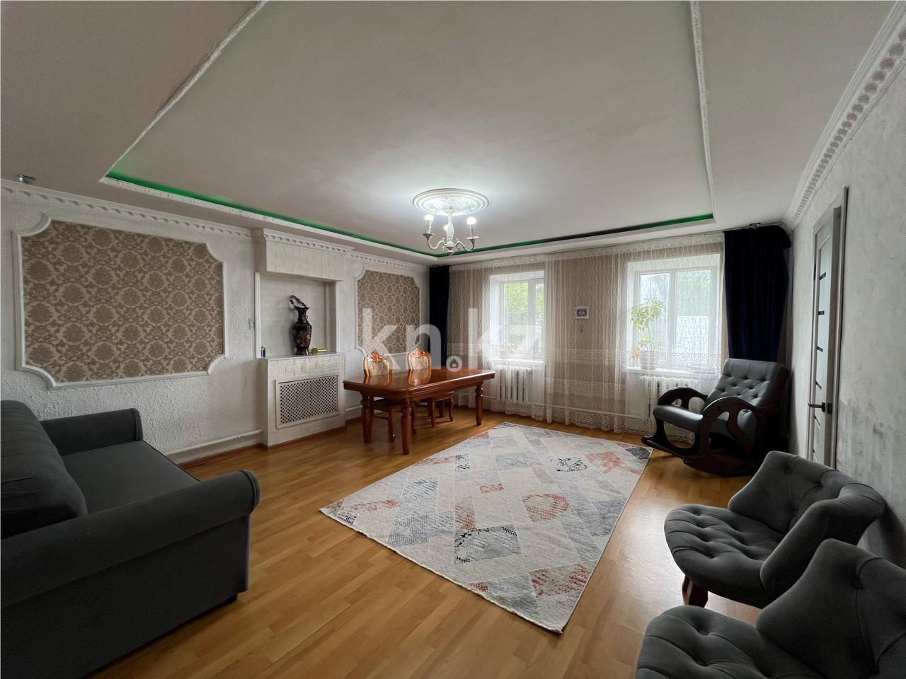 Продажа 5-комнатного дома, 180 м², ул. Гоголя - Продажа домов и коттеджей в Караганде фото 1 из 33