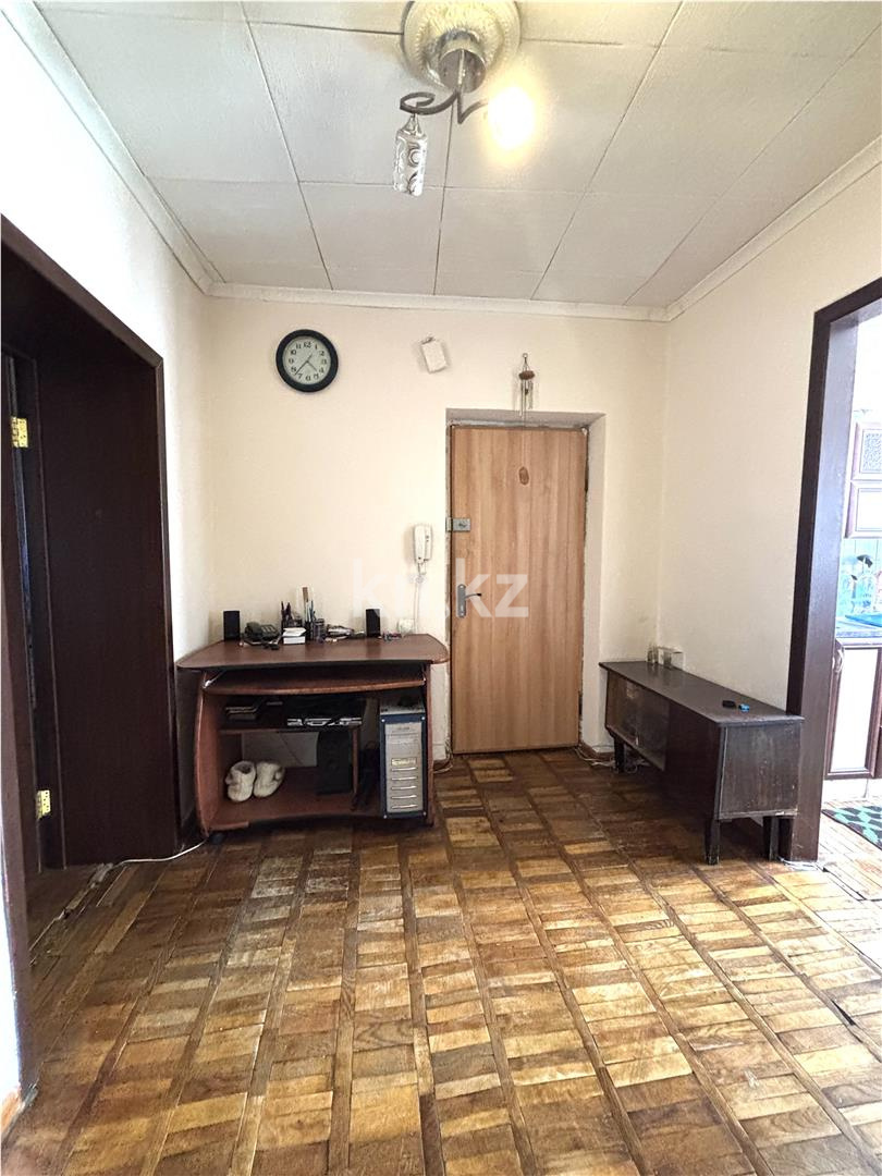 Продажа 3-комнатной квартиры, 61 м², ул. Крылова - Продажа  трехкомнатных квартир в Караганде фото 12 из 13