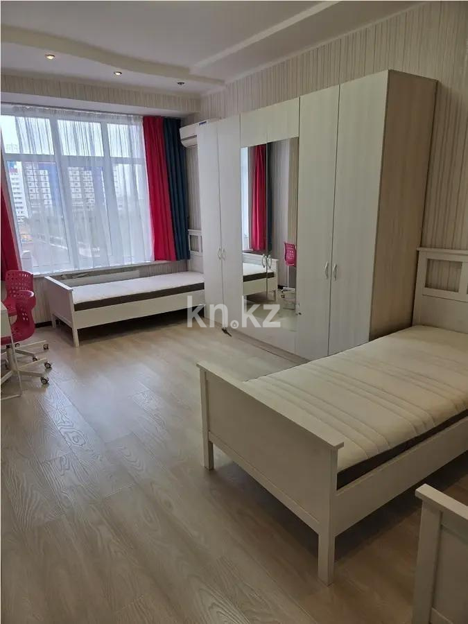 Продажа 3-комнатной квартиры, 130 м², ул. Бокейхана, дом  6 - Продажа квартир в Казахстане фото 1 из 10