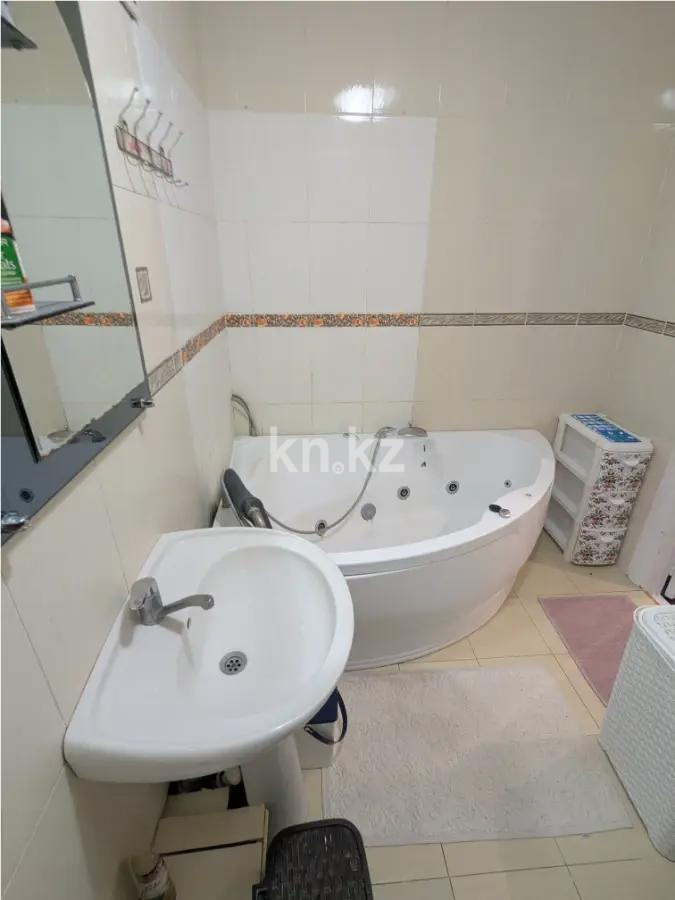 Продажа 3-комнатной квартиры, 90.2 м², ул. Сатпаева, дом  35а в Алматы - фото 5