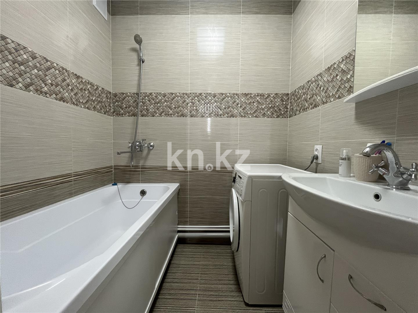 Продажа 3-комнатной квартиры, 64 м², мкр-н Степной-1 - Продажа  трехкомнатных квартир в Караганде фото 11 из 18