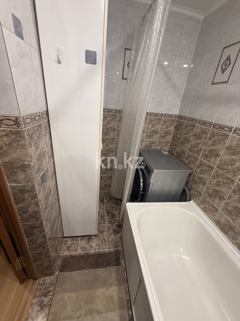 Продажа 3-комнатной квартиры, 63 м², ул. Аманжолова, дом  7 - Продажа квартир в Караганде фото 12 из 20