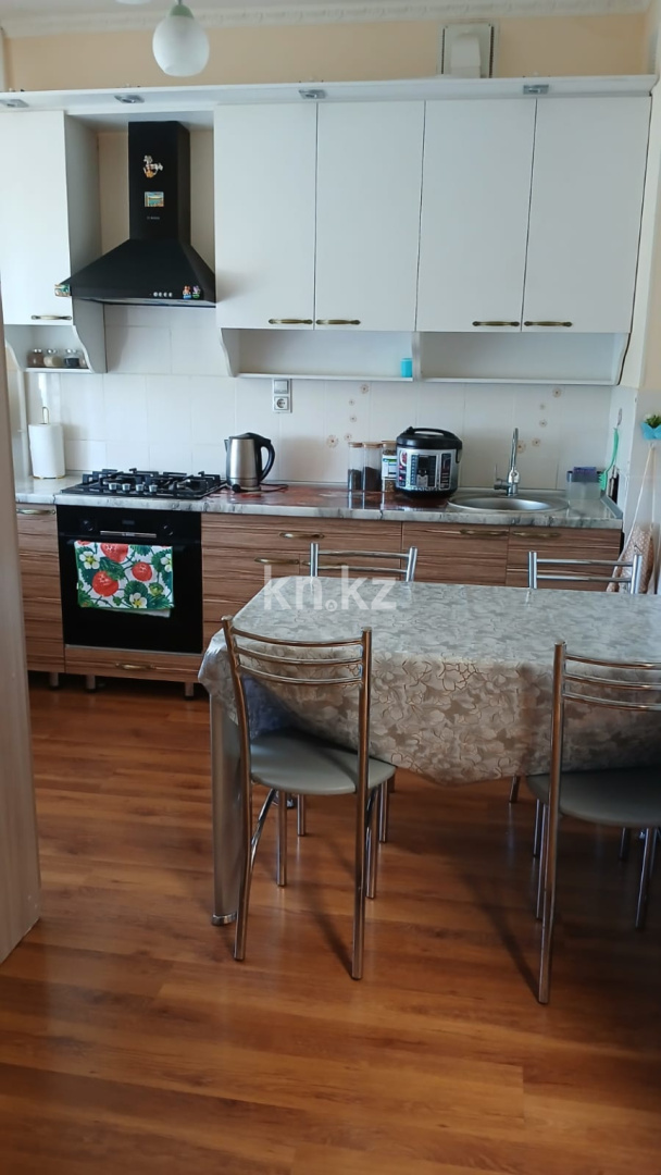 Продажа 2-комнатной квартиры, 60 м², ул. Алии Молдагуловой, дом  3 - Продажа и аренда недвижимости в Уральске фото 1 из 4