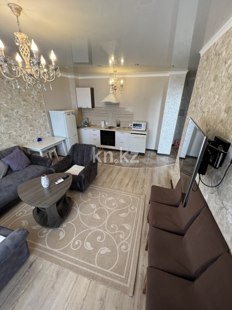 Аренда 2-комнатной квартиры, 50 м², пр. Республики, дом  42 - Аренда  двухкомнатных квартир помесячно в Караганде фото 1 из 13