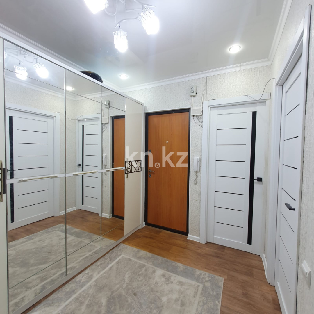 Продажа 4-комнатной квартиры, 91.7 м², 12 мкр. - Продажа квартир в Актобе фото 10 из 26