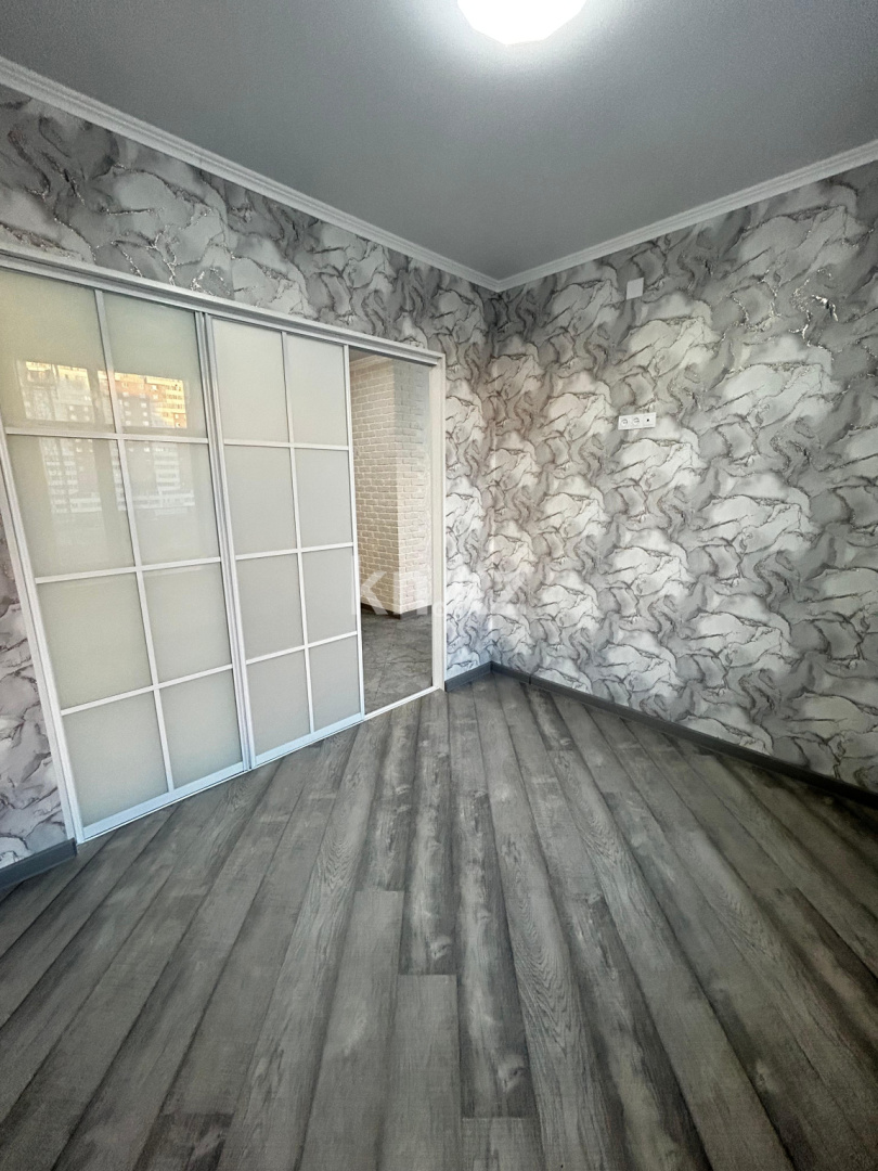 Продажа 2-комнатной квартиры, 42 м², ул. Ашимова, дом  21 в Караганде - фото 8