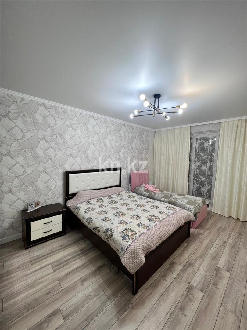 Продажа 3-комнатной квартиры, 87 м², ул. Сатыбалдина - Продажа  трехкомнатных квартир в Караганде фото 1 из 26