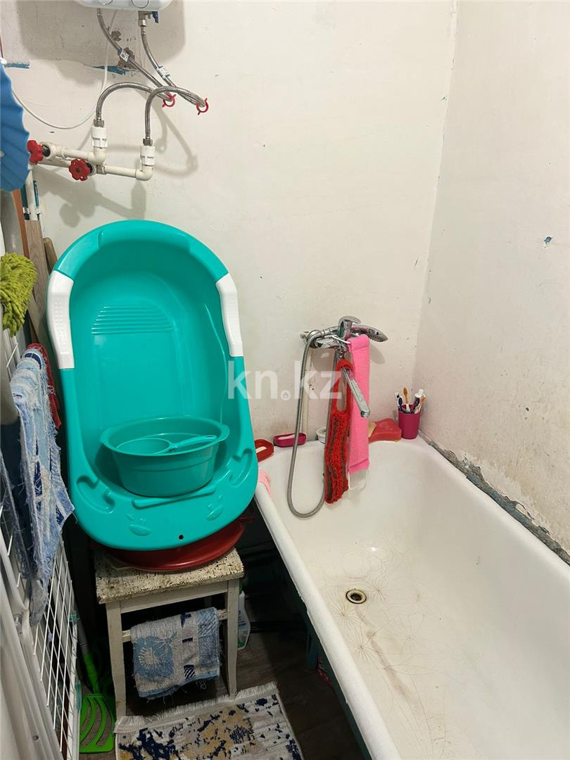 Продажа 2-комнатной квартиры, 40 м², мкр-н 13 в Караганде - фото 4