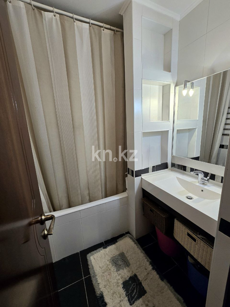 Продажа 4-комнатной квартиры, 80 м², ул. Жандосова - Продажа квартир в Алматы фото 17 из 22