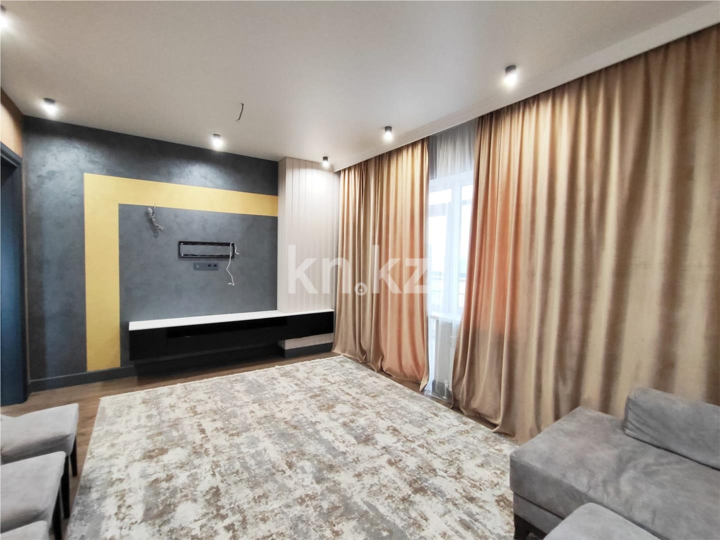 Продажа 4-комнатной квартиры, 108 м², пр. Шахтеров - Продажа  четырехкомнатных квартир в Караганде фото 2 из 23