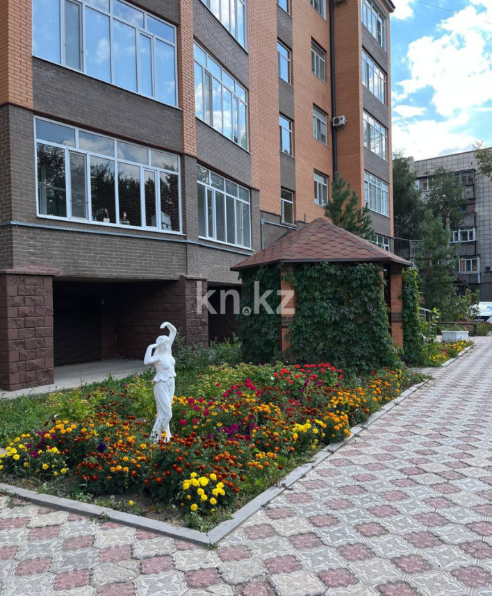 Продажа 4-комнатной квартиры, 136 м², ул. Аманжолова, дом  65/4 в Караганде - фото 23