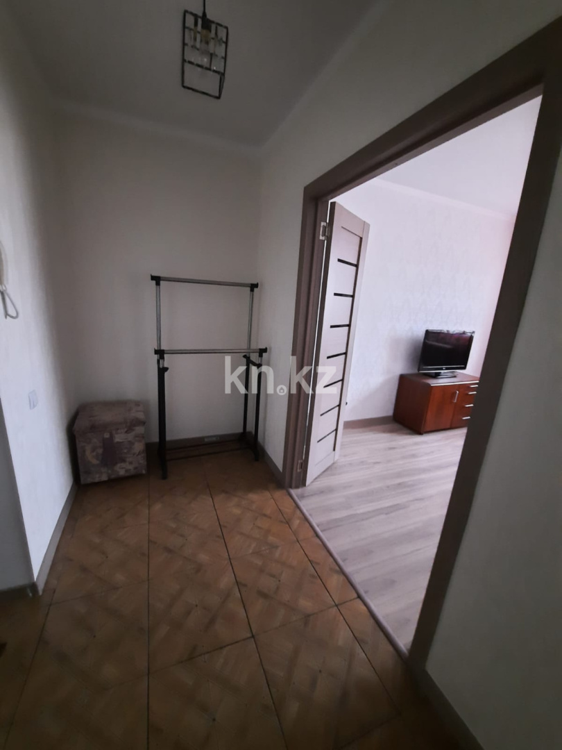 Аренда 3-комнатной квартиры, 73 м², ул. Сыганак, дом  18 - Аренда квартиры помесячно в Астане фото 1 из 6