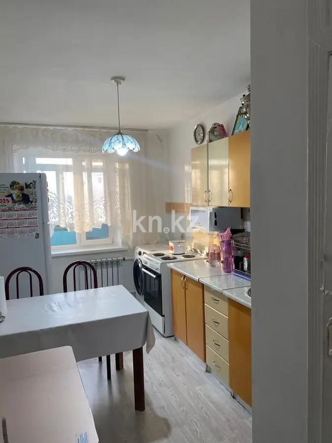 Продажа 3-комнатной квартиры, 58 м², мкр-н Восток-3, дом  18 в Караганде - фото 4