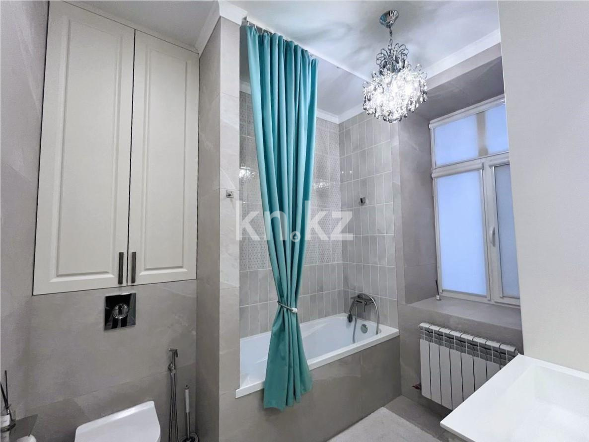 Продажа 2-комнатной квартиры, 73 м², ул. Момышулы - Продажа квартир в Караганде фото 27 из 67