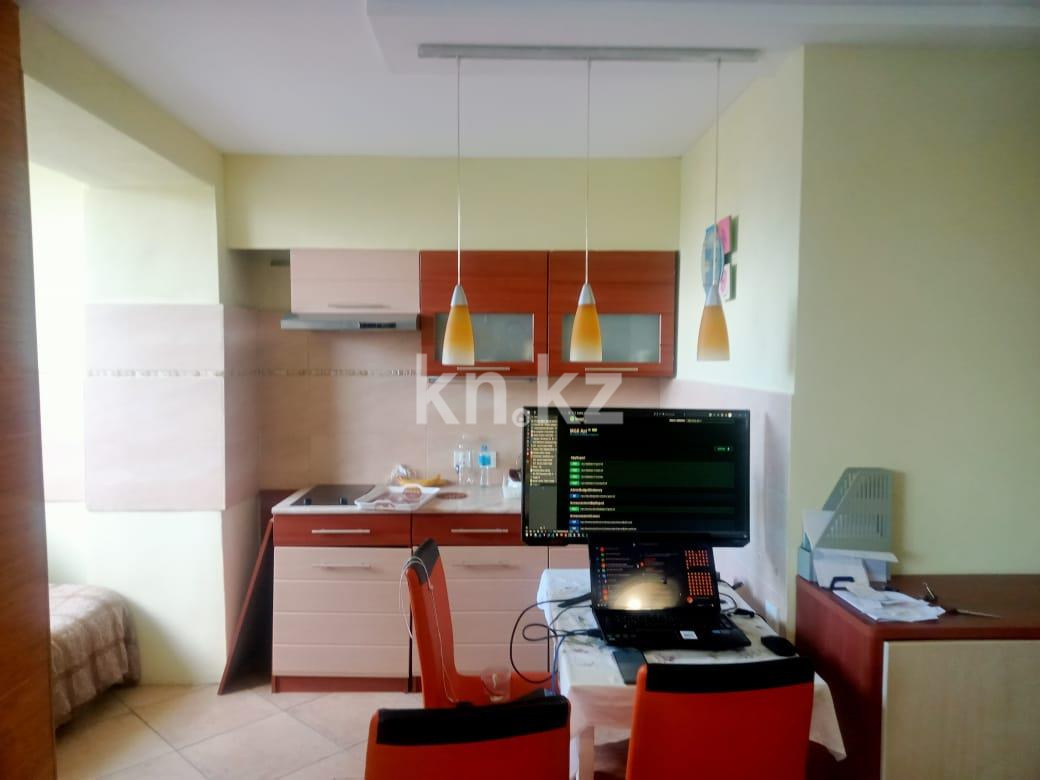 Продажа 1-комнатной квартиры, 30 м², ул. Крылова, дом  48 - Продажа  однокомнатных квартир в Караганде с фото фото 1 из 14