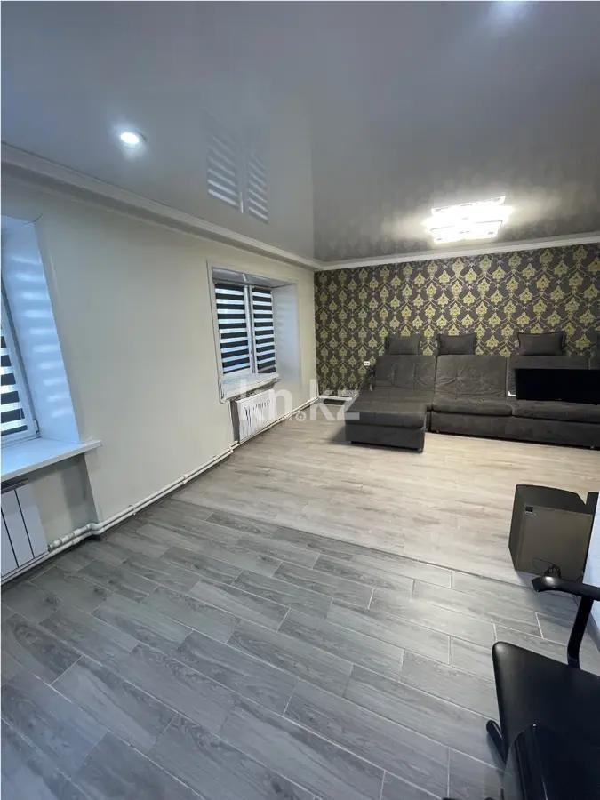 Продажа 3-комнатной квартиры, 60 м², ул. Мирная, дом  10/2 - Продажа квартир в Караганде без посредников фото 1 из 5