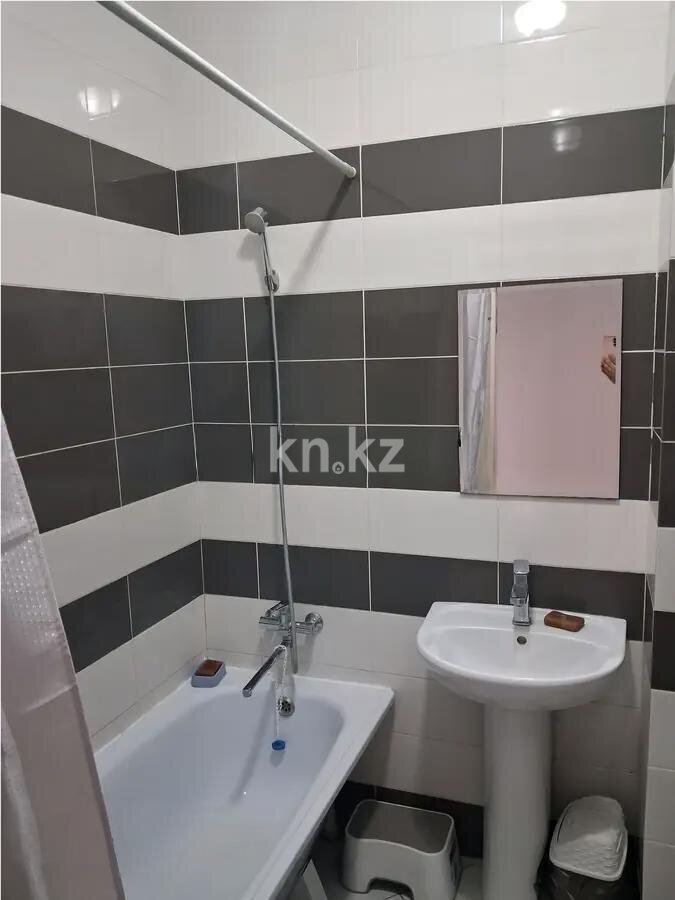 Продажа 2-комнатной квартиры, 70.1 м² в Алматы - фото 3