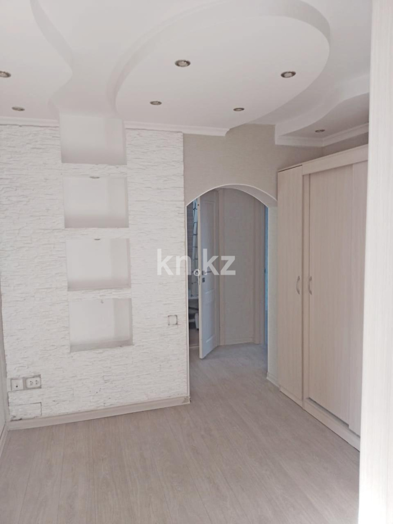 Продажа 3-комнатной квартиры, 63 м², мкр-н Голубые Пруды - Продажа квартир в Караганде фото 1 из 9