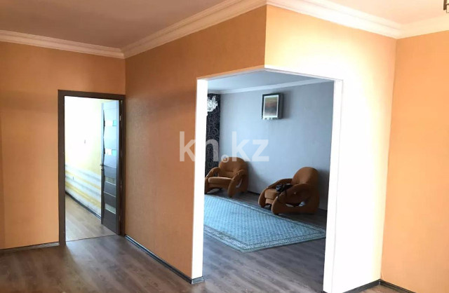 Аренда 3-комнатной квартиры, 107 м², пр. Республики, дом  1/3 - Аренда квартир помесячно в Караганде фото 6 из 11