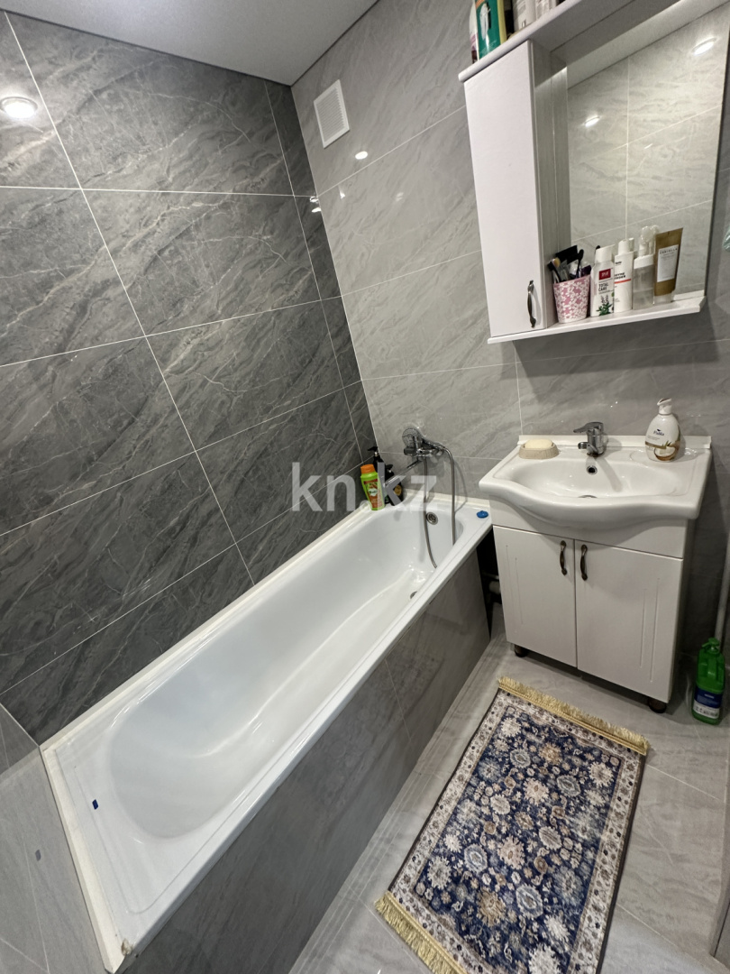 Продажа 2-комнатной квартиры, 49 м² - Продажа двухкомнатных квартир в панельном доме в Караганде фото 16 из 17