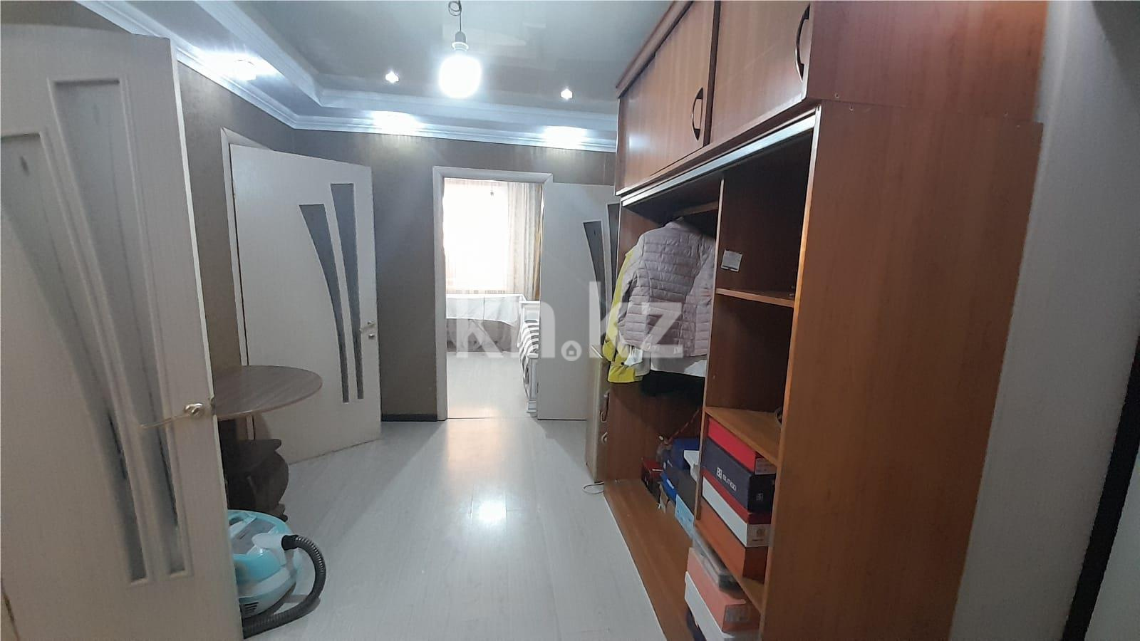 Продажа 4-комнатной квартиры, 84 м², ул. Ермекова, дом  52 - Продажа квартир в Караганде фото 10 из 15