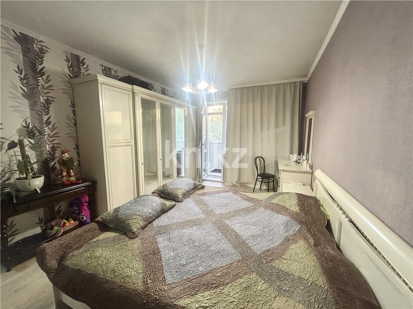 Продажа 3-комнатной квартиры, 80 м² - Продажа квартир в блочном доме в Караганде - страница 2 фото 5 из 19