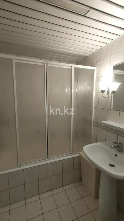 Продажа 2-комнатной квартиры, 70 м², мкр-н. Самал, дом  9 в Астане - фото 4