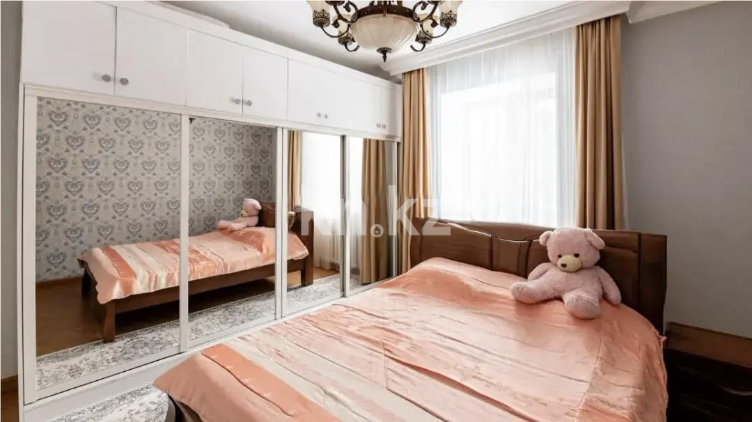 Продажа 4-комнатной квартиры, 144 м², ул. Валиханова, дом  15 в Астане - фото 3