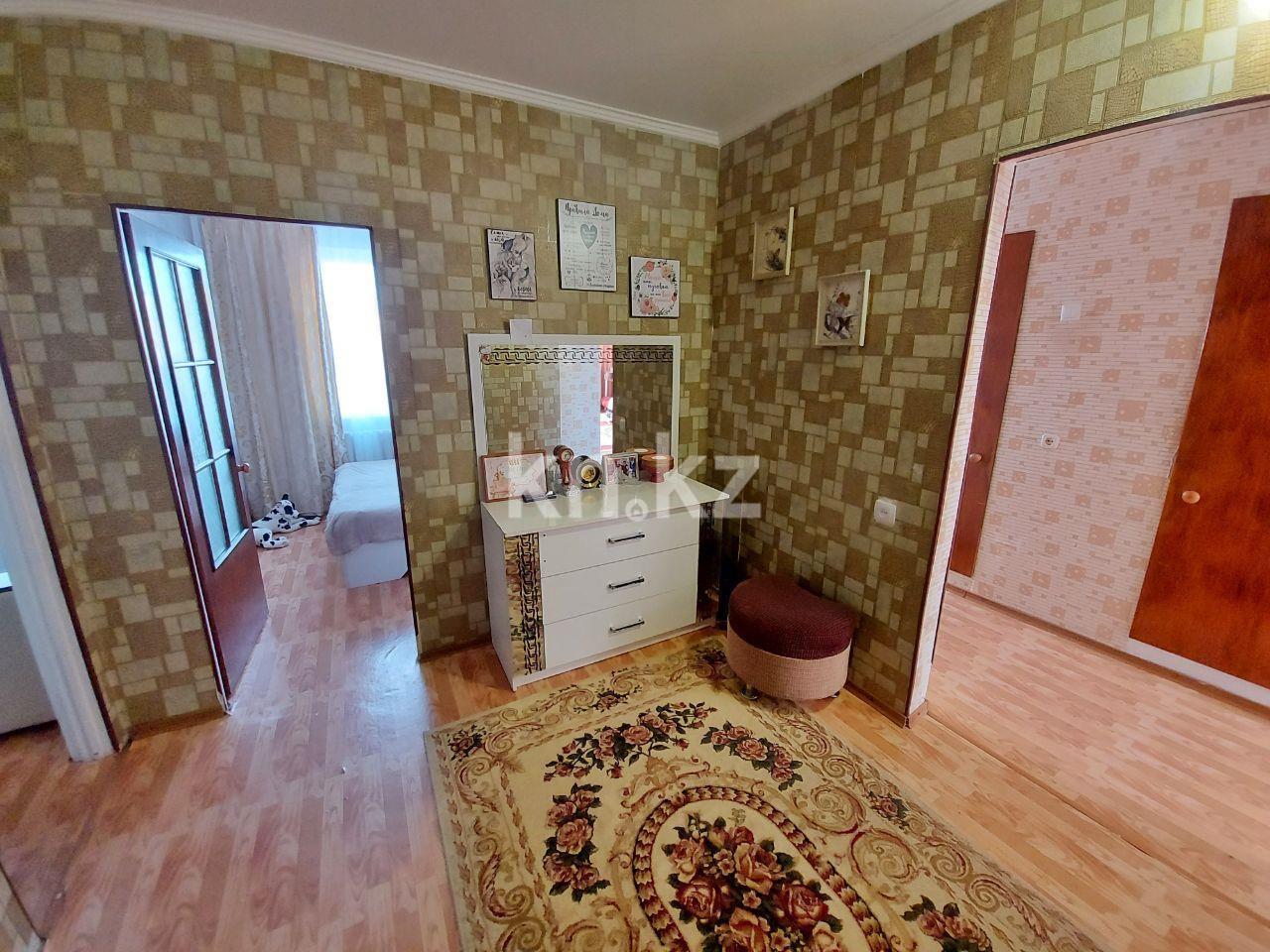 Продажа 3-комнатной квартиры, 63 м², мкр-н Голубые Пруды - Продажа квартир в Караганде фото 9 из 12