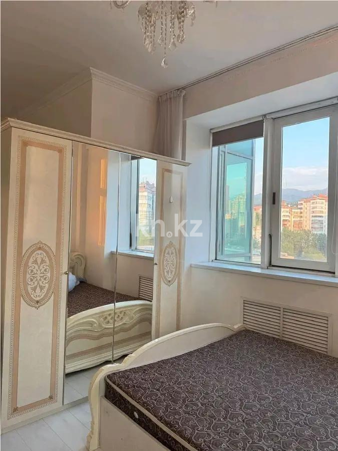 Продажа 4-комнатной квартиры, 181 м², мкр. Самал-1, дом  3 в Алматы - фото 2