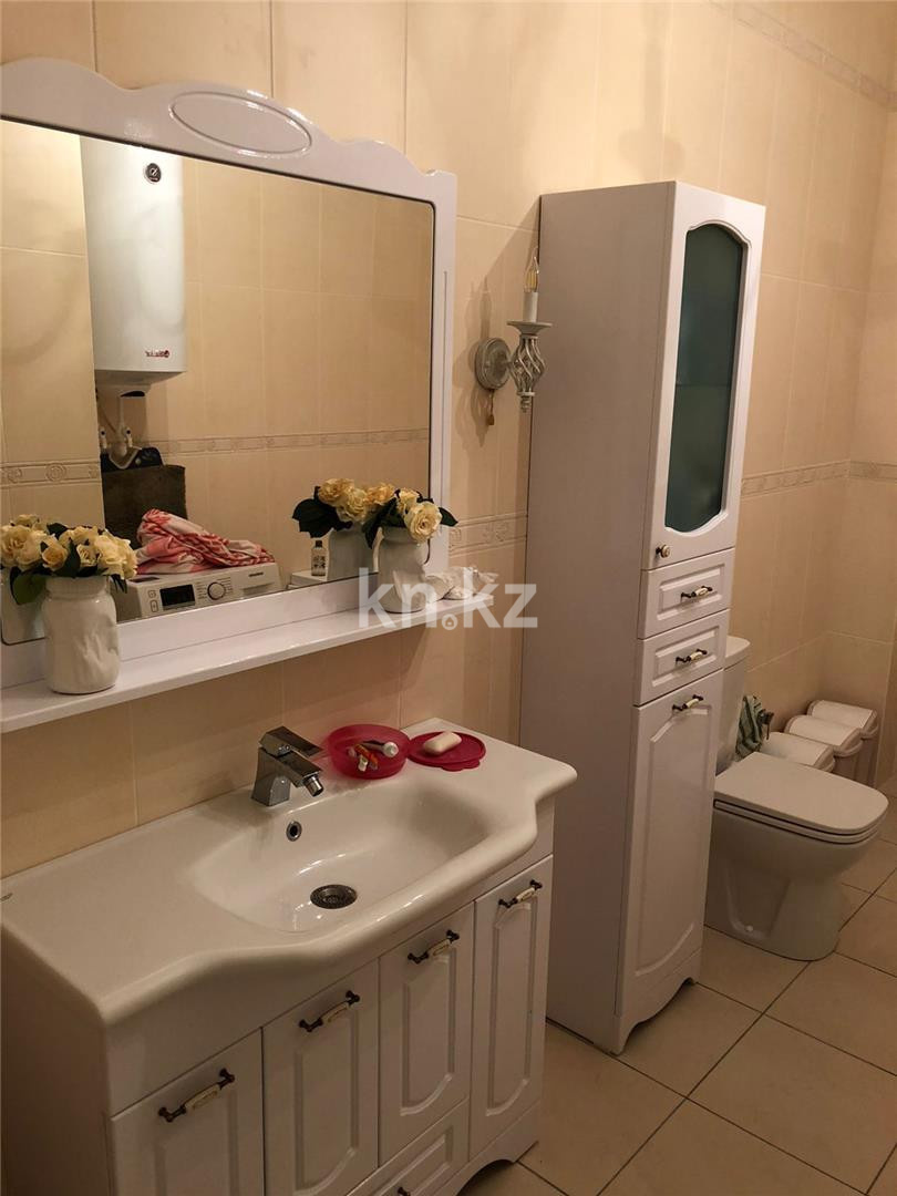 Продажа 3-комнатной квартиры, 96 м², мкр-н Алтын Арка в Караганде - фото 17