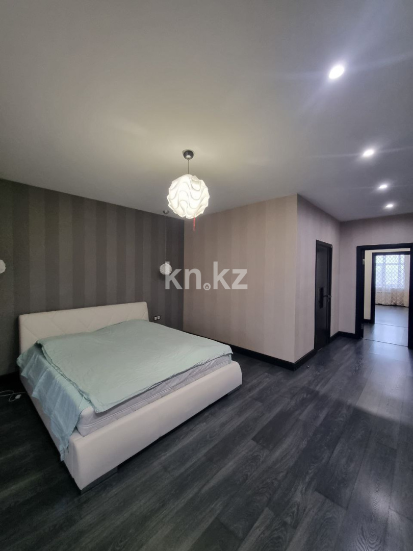 Продажа 4-комнатной квартиры, 160 м², ул. Аманжолова, дом  65/4 в Караганде - фото 6
